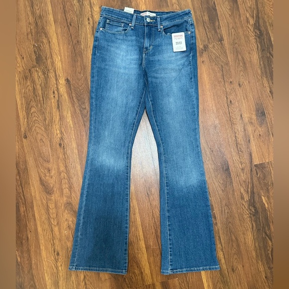 Signature by Levi Strauss Women's Boot Cut Jeans - Medium Blue - Picture 4 of 9